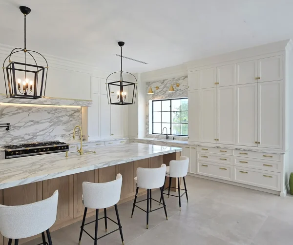 Traditional White Kitchen With Shaker Cabinets