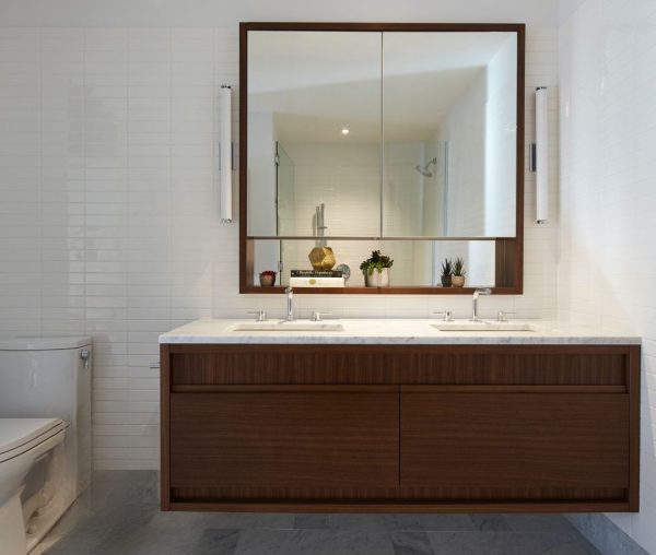 550 Vanderbilt - Vanity